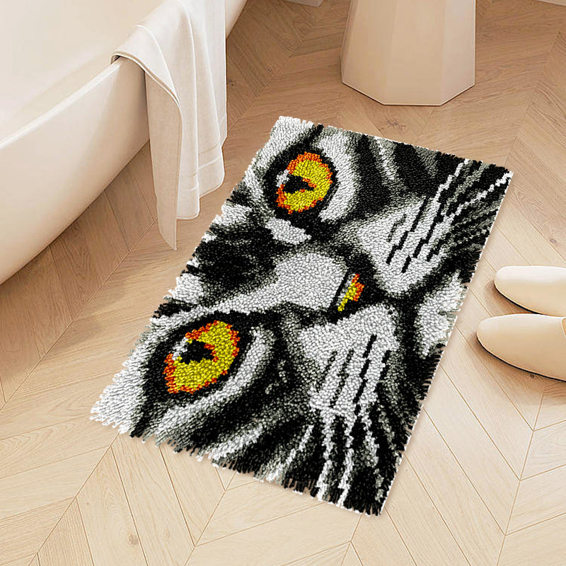 The Cat's Gaze - Latch Hook Rug Kit