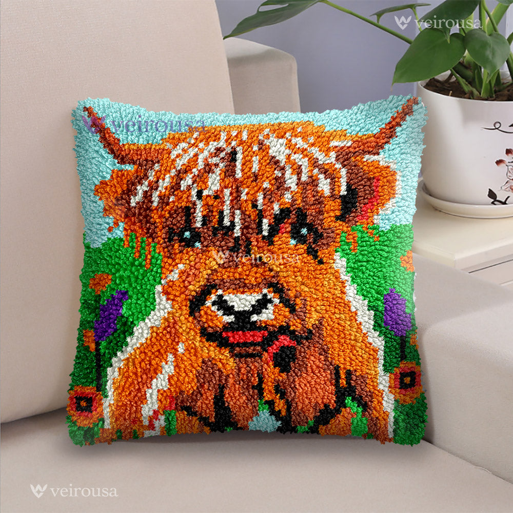 Highland Cow - Latch Hook Pillow Kit