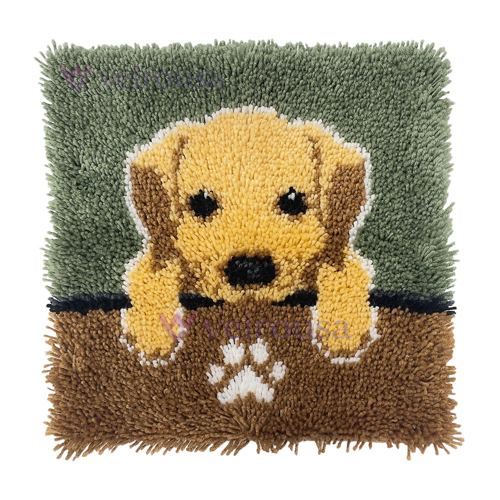Labrador Puppy - Latch Hook Pillow Kit