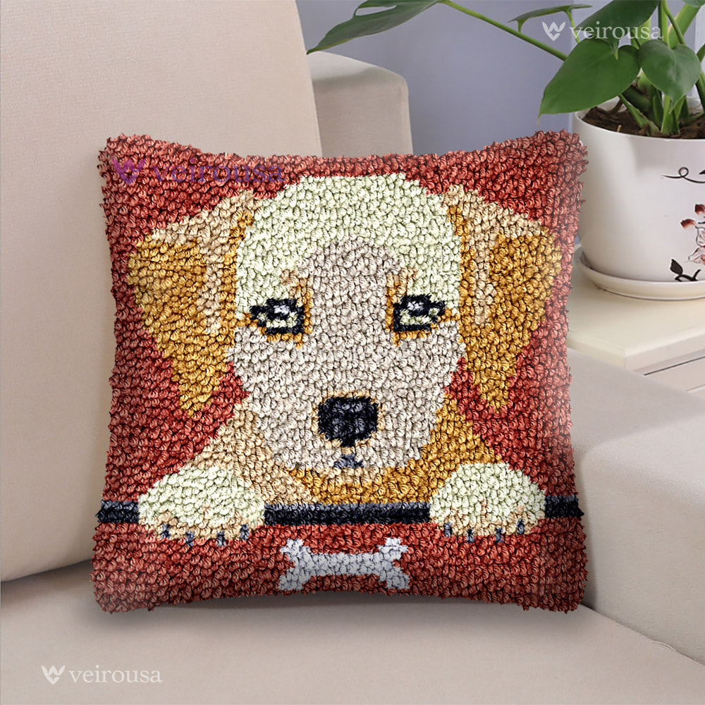Labrador Puppy - Latch Hook Pillow Kit