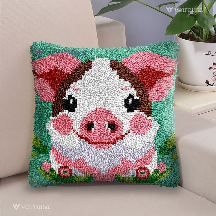 Pink Pig - Latch Hook Pillow Kit