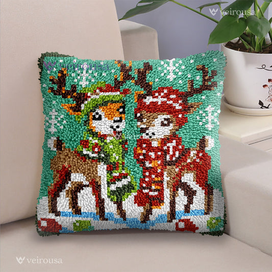 Christmas Couple Deer - Latch Hook Pillow Kit