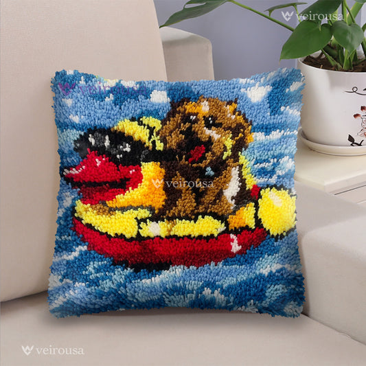 Splashing Teddy Puppy - Latch Hook Pillow Kit