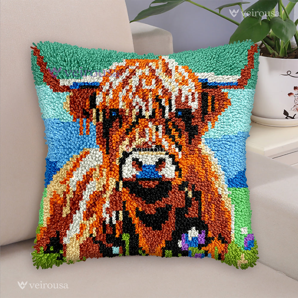 Highland Cow Mom Latch Hook Pillow Kit