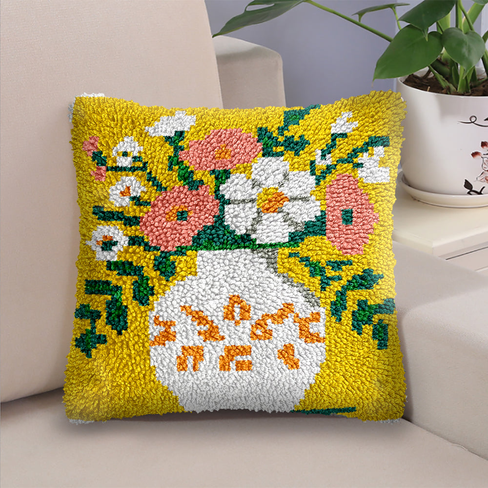 Vase - Latch Hook Pillow Kit