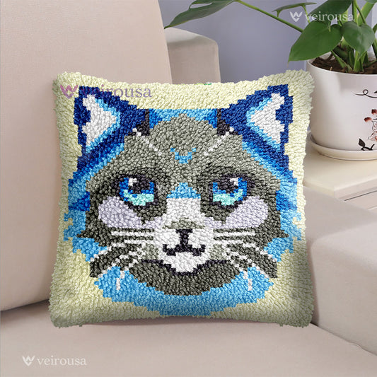 Russian Blue Cat - Latch Hook Pillow Kit