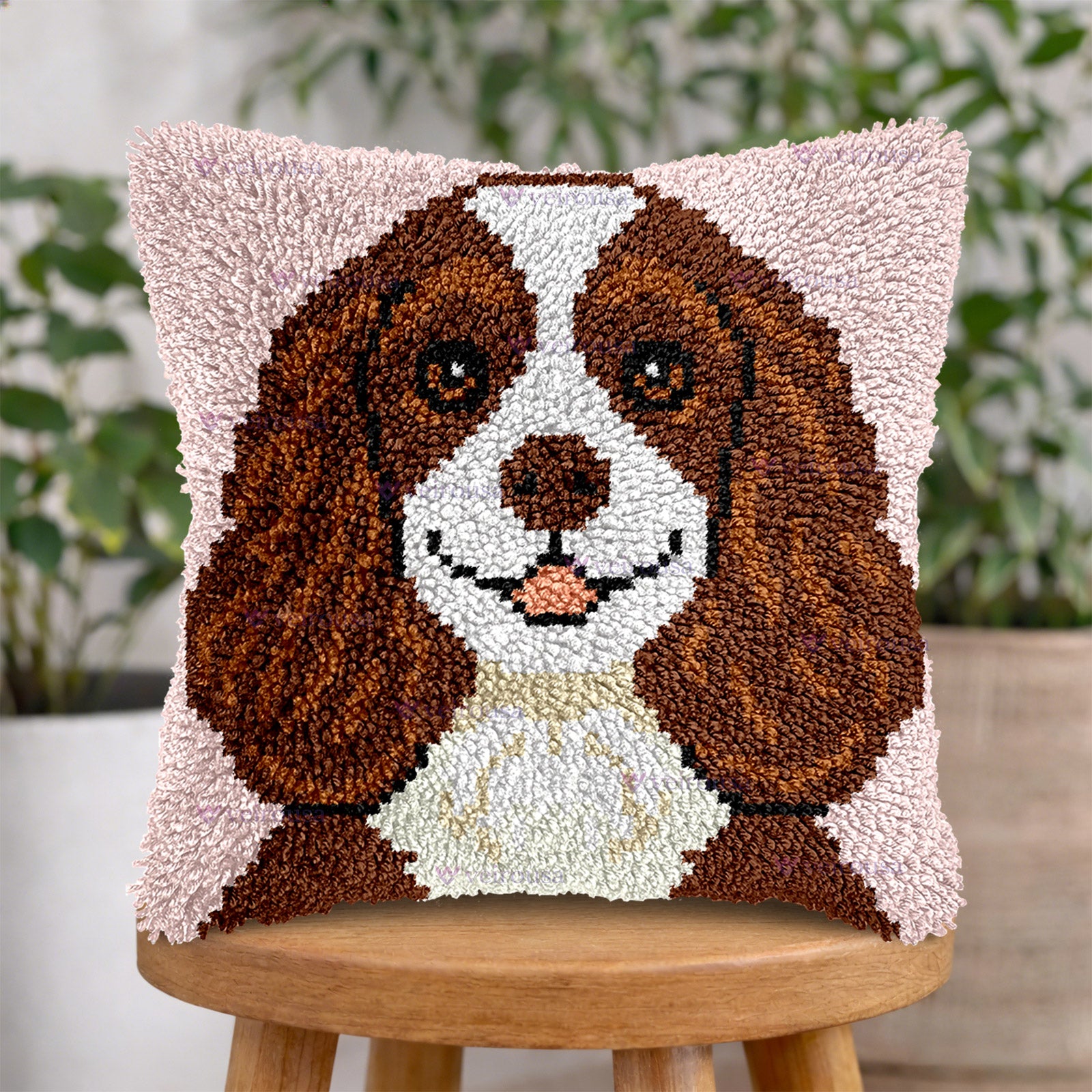 Veirousa Cocker Spaniel Latch Hook Pillow Kit