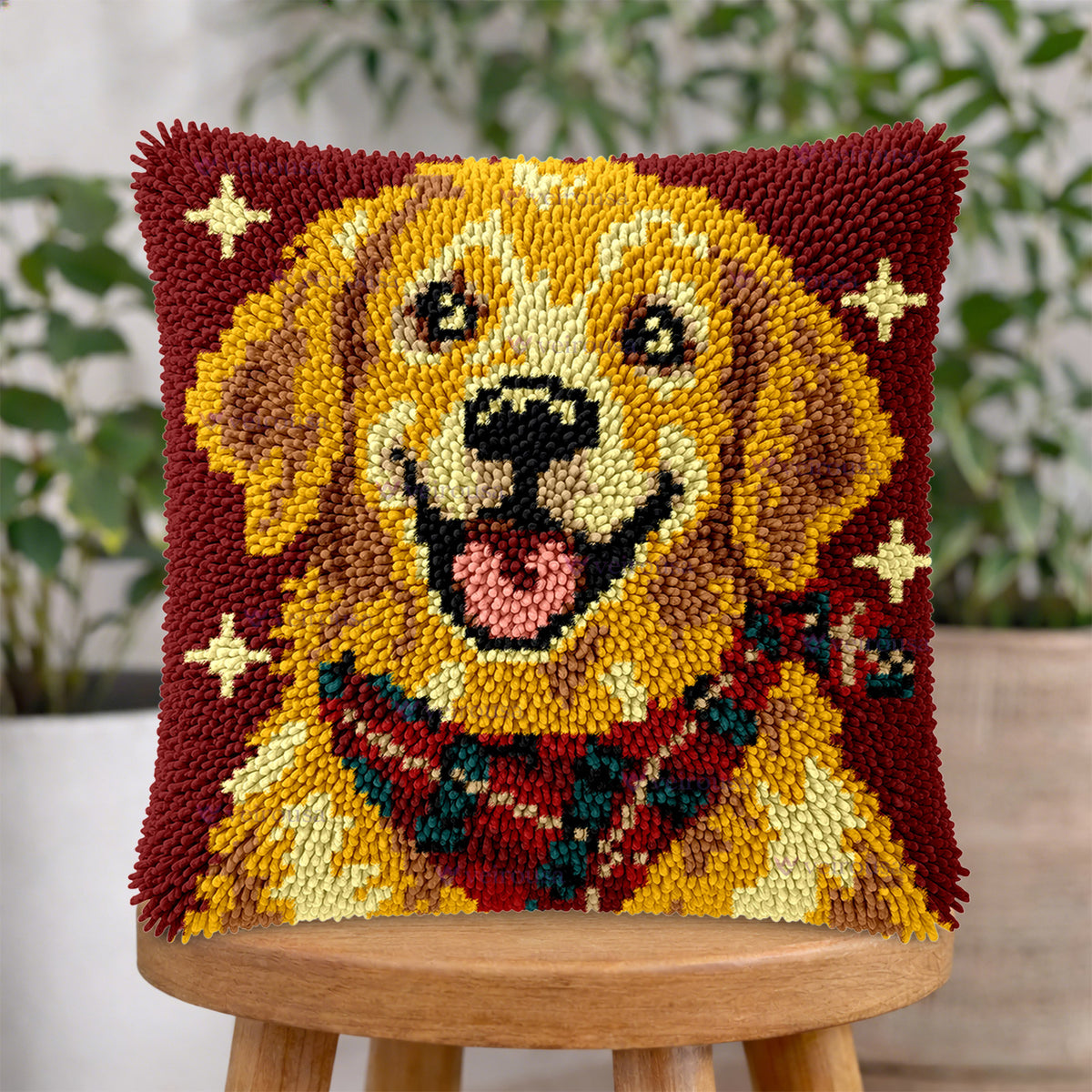 Veirousa Front-Facing Golden Retriever Latch Hook Pillow Kit