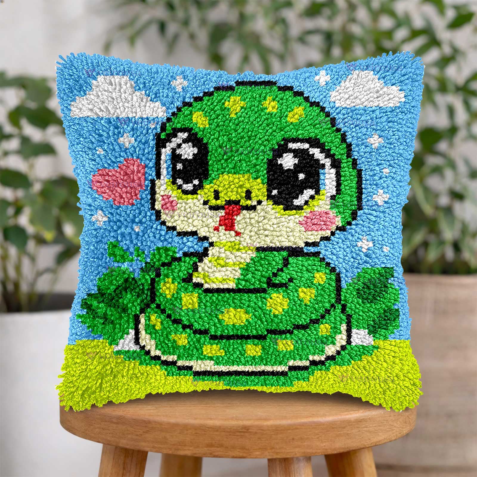 Veirousa Little Snake Latch Hook Pillow Kit