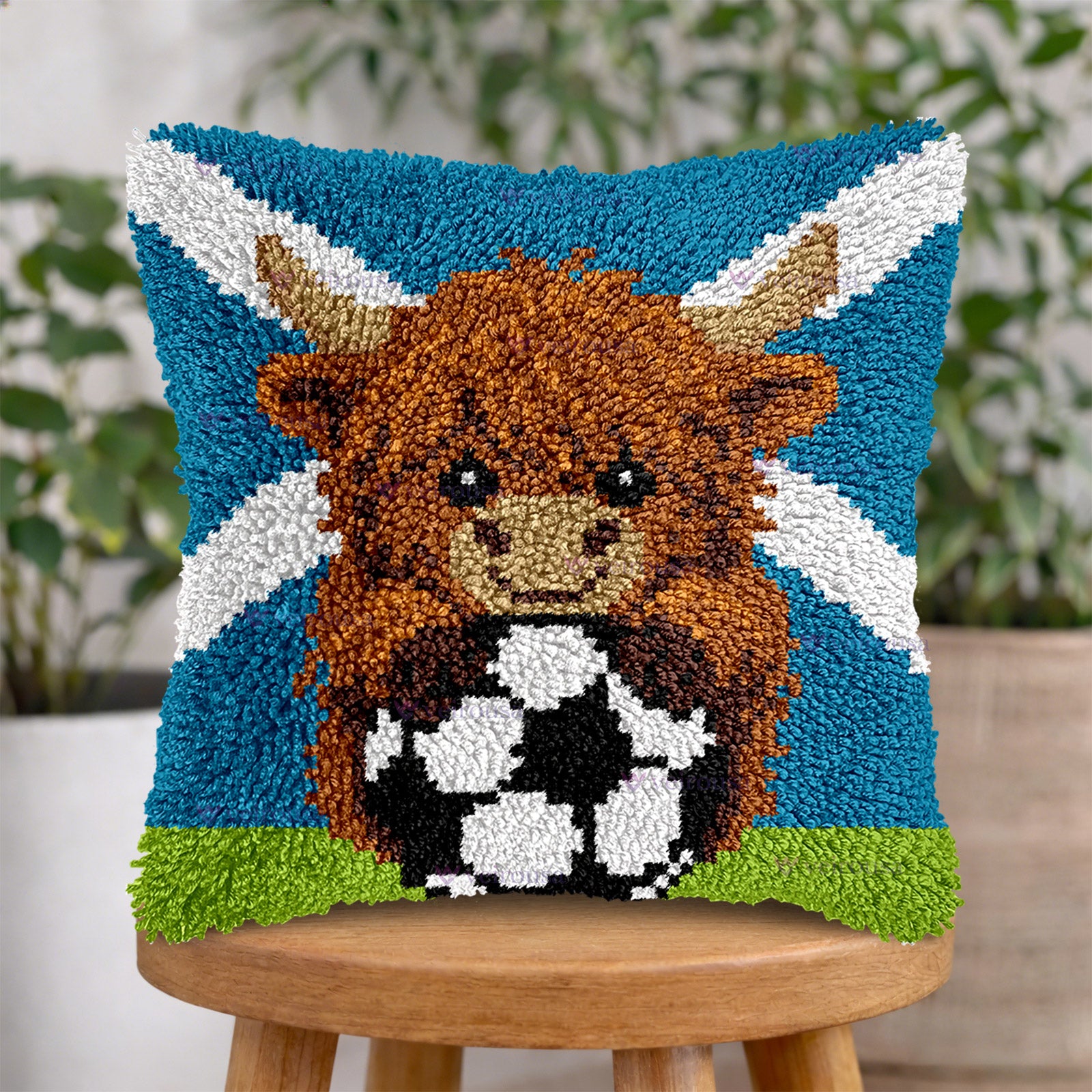 Veirousa Scotland Highland Cow Soccer Latch Hook Pillow Kit