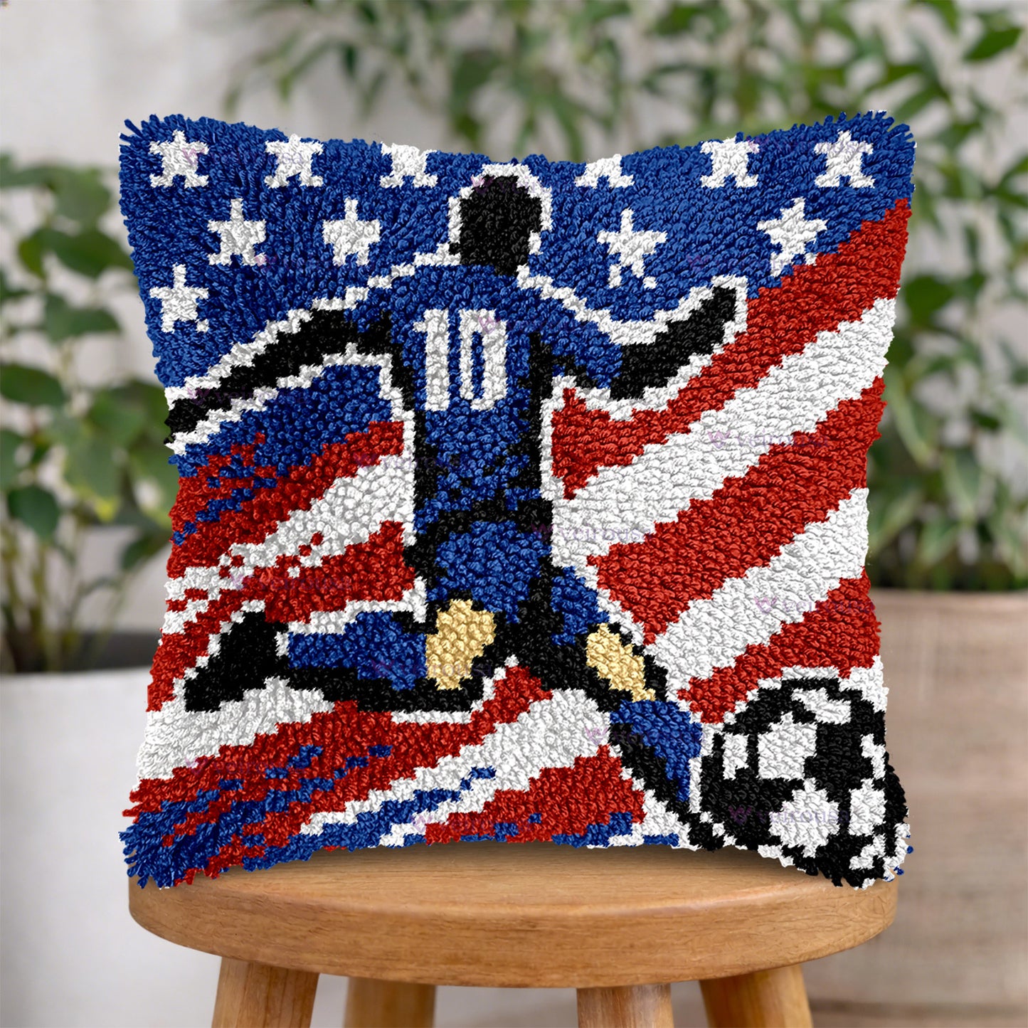 Veirousa USA No.10 Soccer Star Latch Hook Pillow Kit